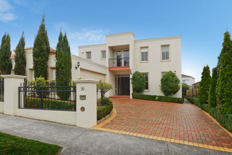 39 Pleasant Road Bulleen 3105
