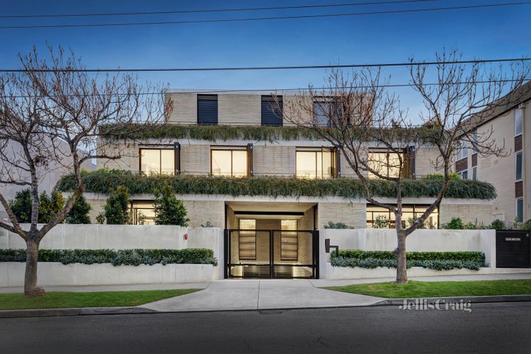 3 97 Mathoura Road Toorak 3142