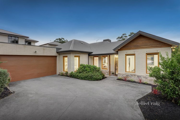 3A Brownes Crescent Eltham 3095