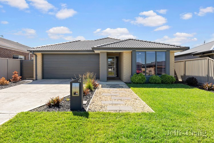 4 Anneke Way  Winter Valley 3358