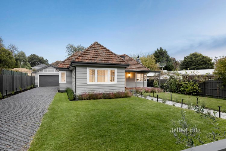 4 Belmont Road West  Croydon South 3136