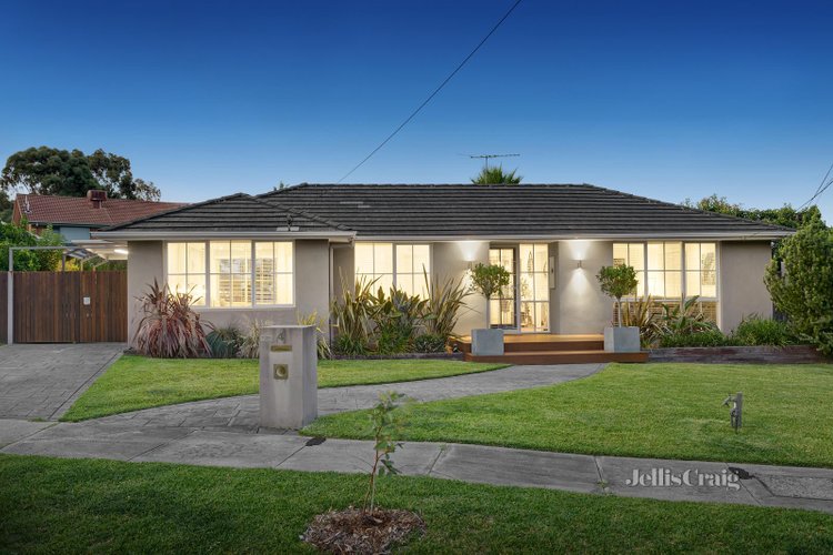 4 Binalong Court Yallambie 3085