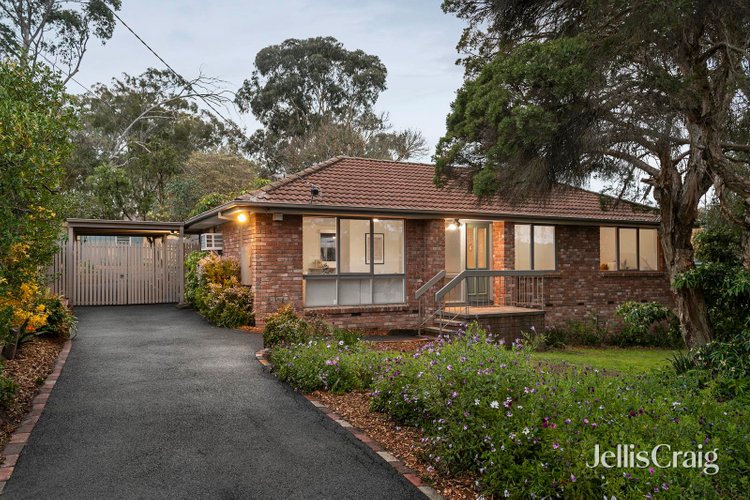 4 Bryan Court Eltham 3095