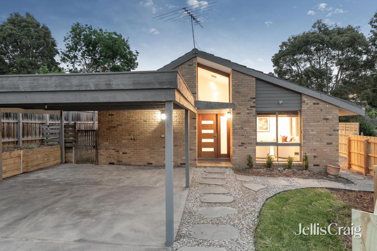 4 Carmen Close Doncaster East 3109