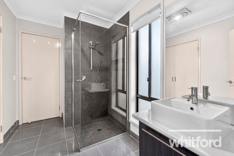 4 Cayley Place, Leopold