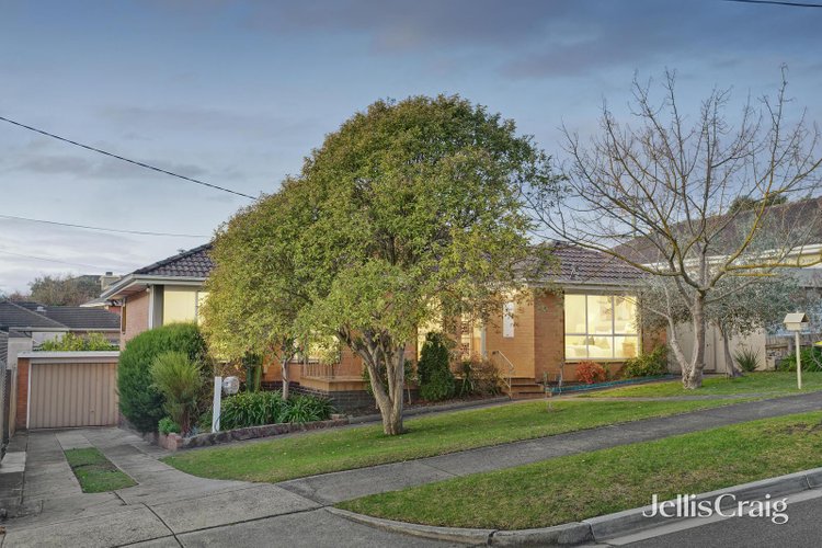 4 Chatsworth Quadrant Templestowe Lower 3107