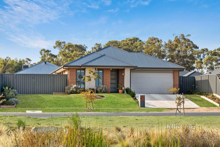4 Cherry Avenue Campbells Creek 3451
