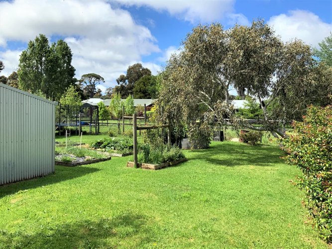 4 Church Lane Trentham 3458