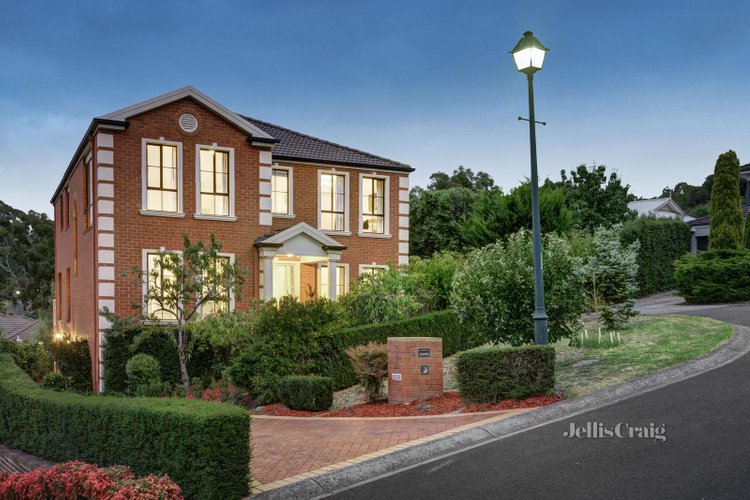 4 Clearwater Close Eltham 3095