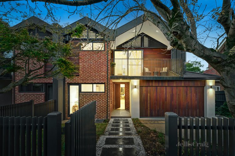 4 Clitheroe Court Glen Iris 3146
