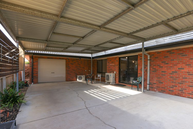 4 Deakin Avenue, Eastwood