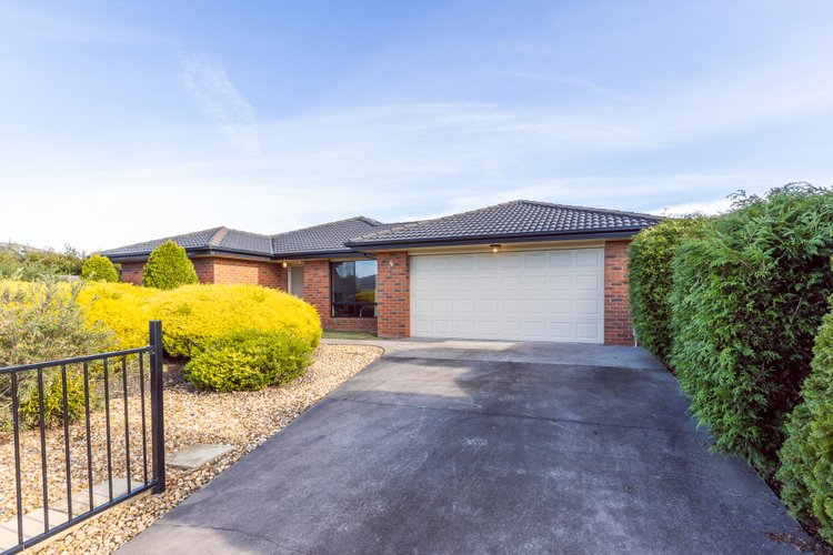 4 Deakin Avenue, Eastwood