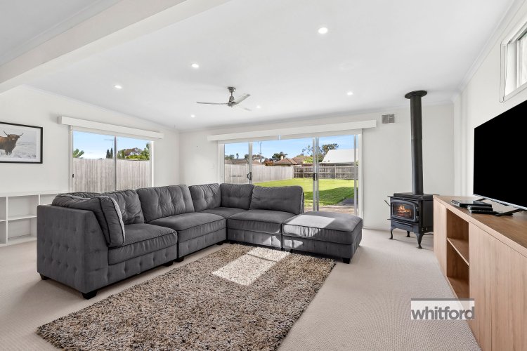 4 Dew Street, Whittington