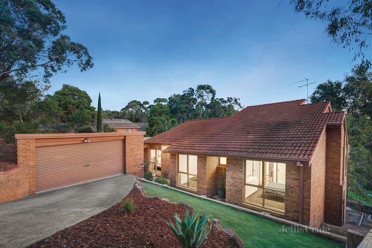 4 Doowi Court Greensborough 3088