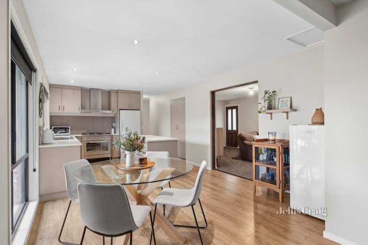 4 Dundas Street Newstead 3462