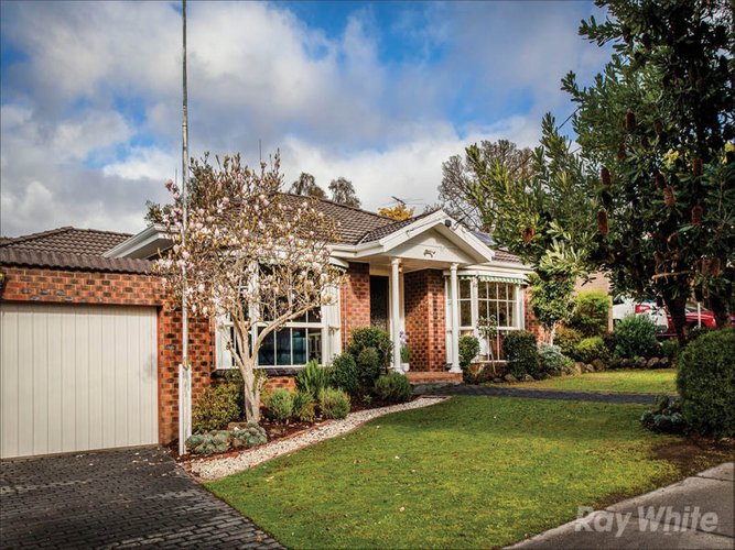 4 Eastleigh Drive Glen Waverley 3150