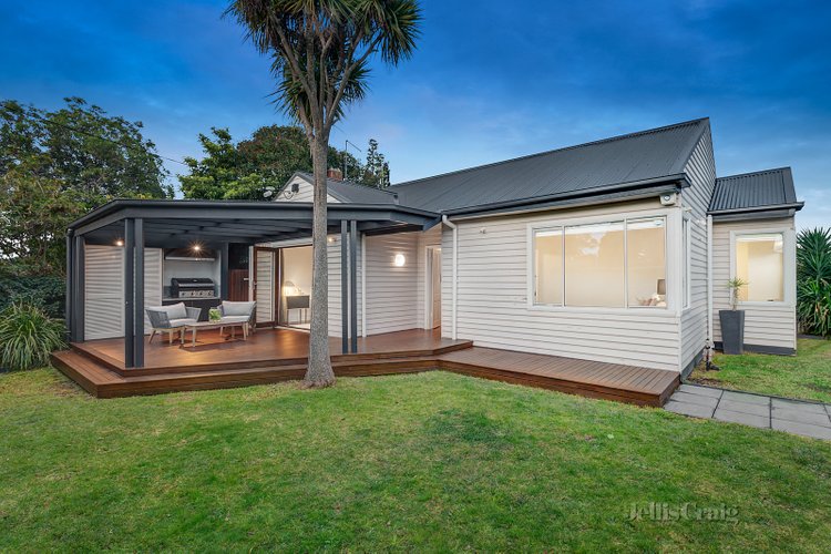 4 Gilmour Road Bentleigh 3204
