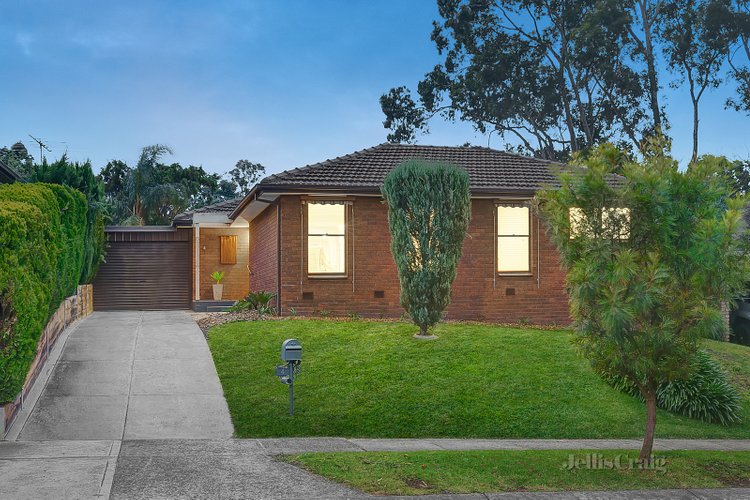 4 Halidon Close St Helena 3088