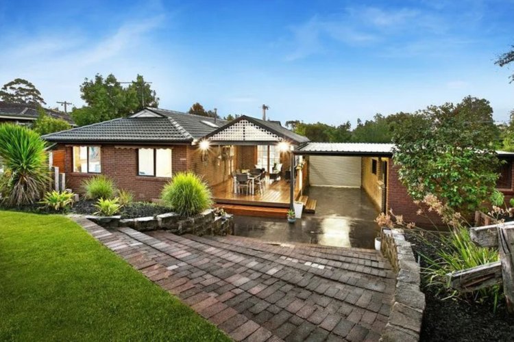4 Harvest Drive  Chirnside Park 3116