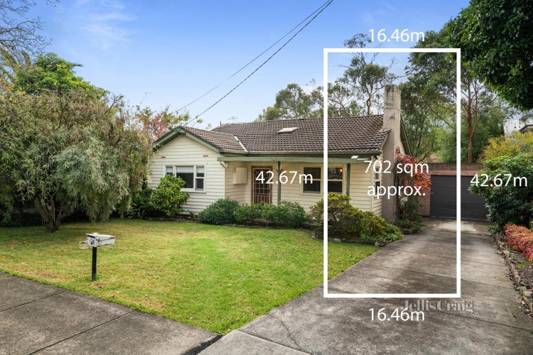 4 Heatherbrae Avenue East  Ringwood 3134