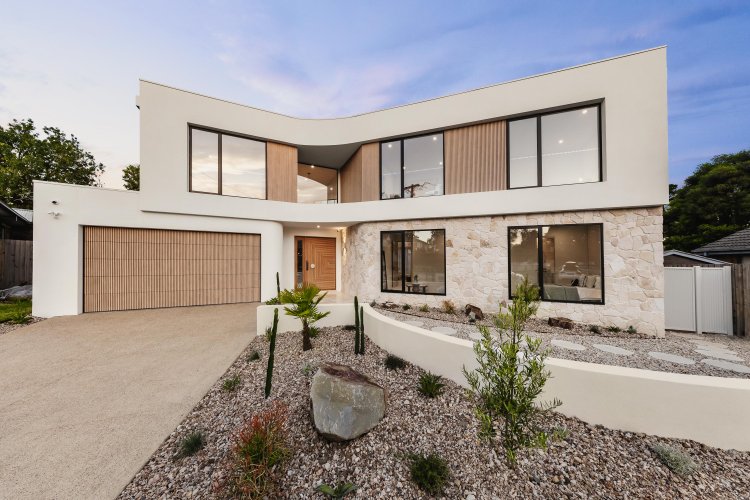 4 Heleus Court  Mount Waverley 3149