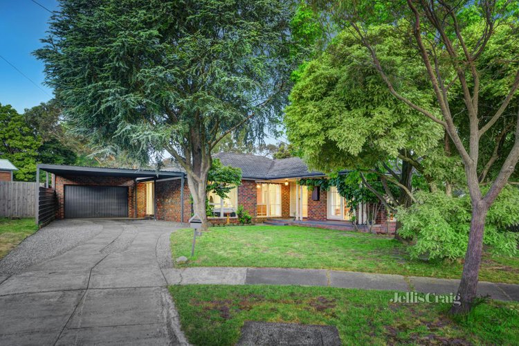 4 Heleus Court Mount Waverley 3149