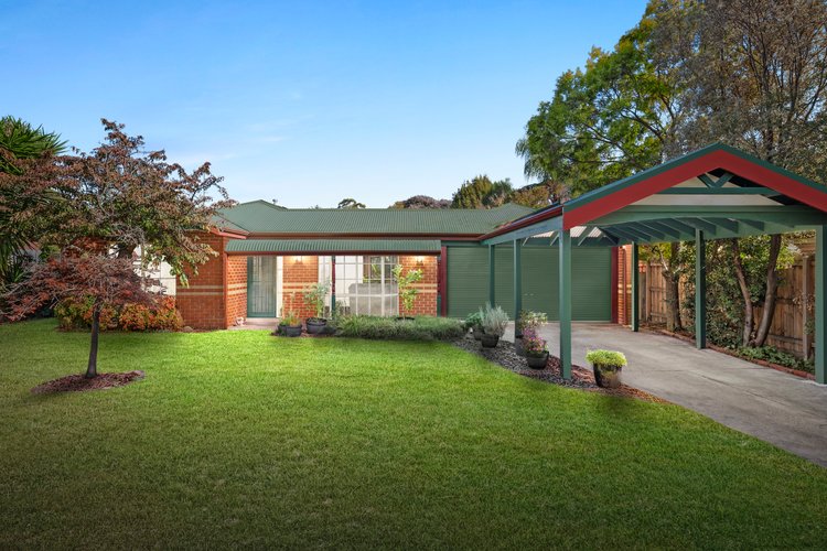 4 Hyde Park Walk Mooroolbark 3138