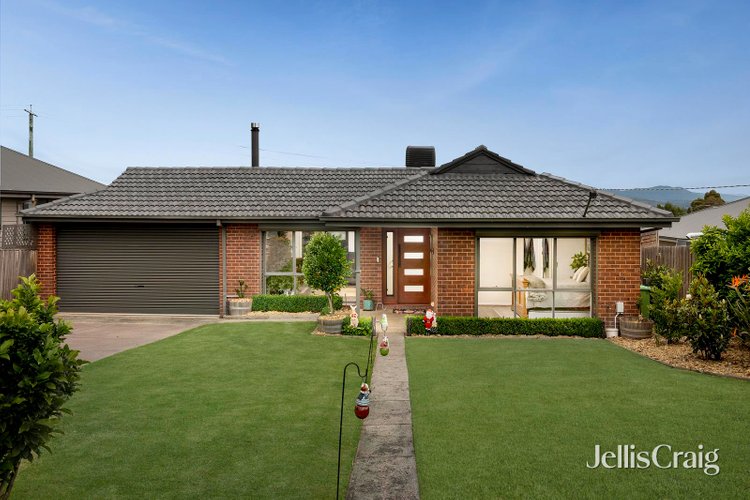 4 Irvine Crescent Yarra Glen 3775