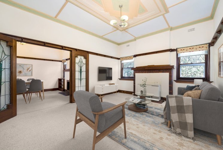 4 Lansell Crescent