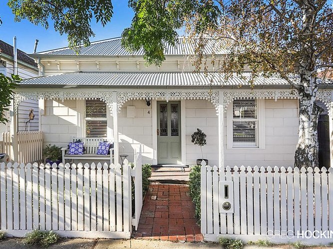 4 Latrobe Street Newport 3015