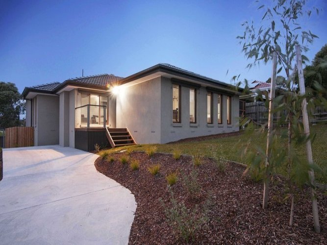4 Nambour Drive Mooroolbark 3138