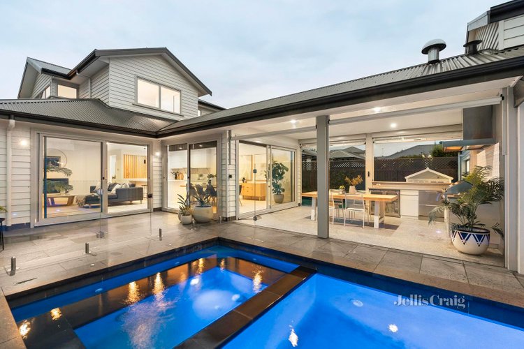 4 Narmbool Street Manifold Heights 3218