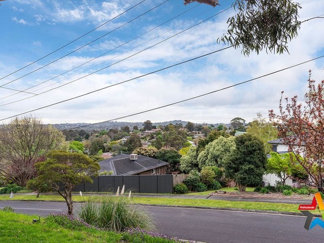 4 Parry Drive Mooroolbark 3138