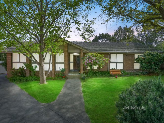 4 Penleigh Court Mount Waverley 3149