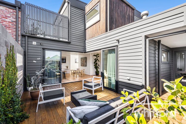 4 Pilgrims Lane, Newtown