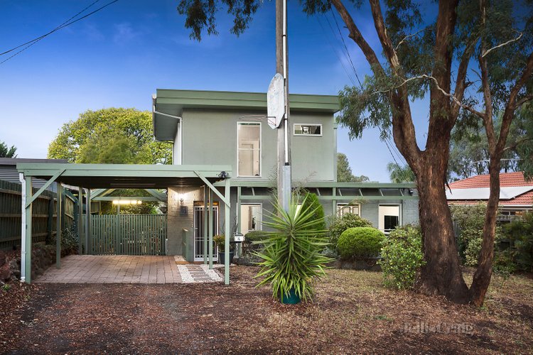 4 Porter Street Eltham 3095
