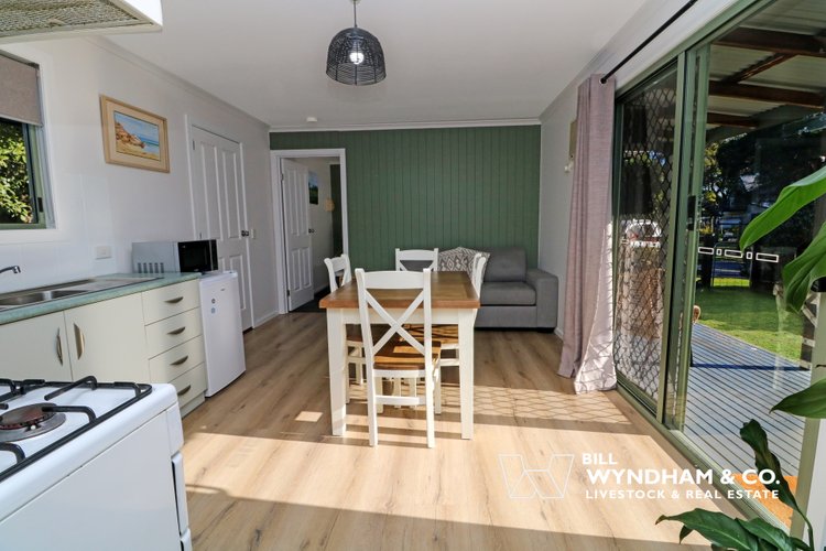 4 Sailors Retreat, Marlo