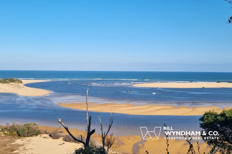 4 Sailors Retreat, Marlo