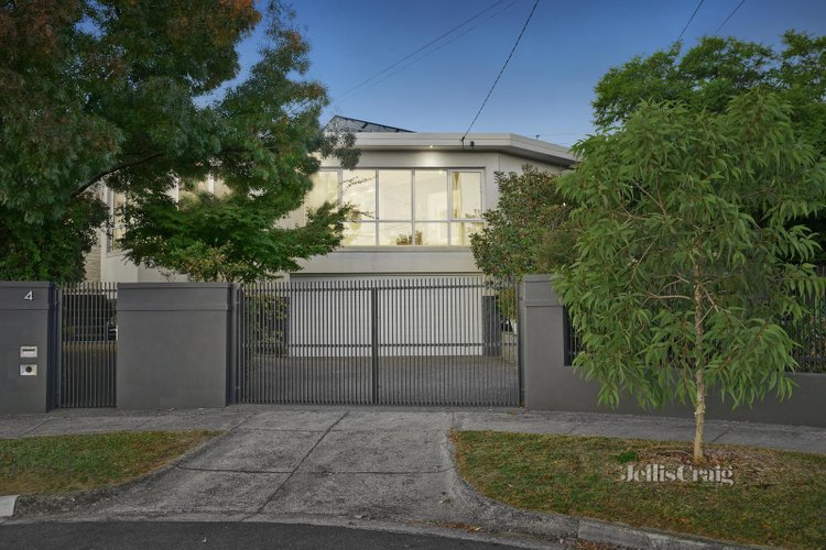 4 Tudor Court Glen Waverley 3150