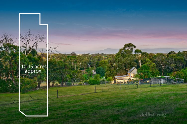 4 Valley Road Wonga Park 3115