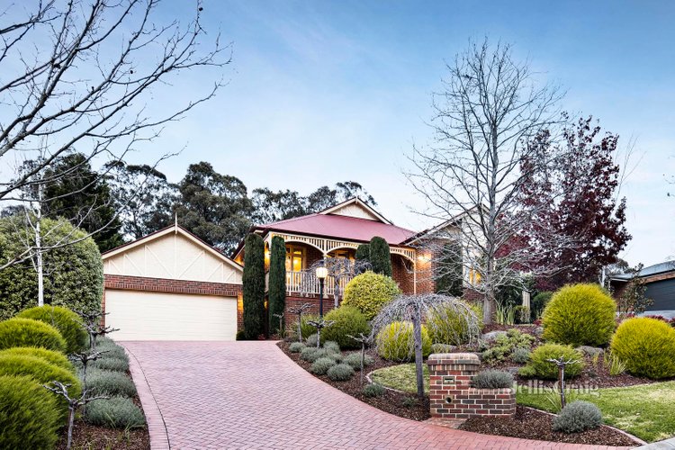 4 Victoria Close Eltham 3095