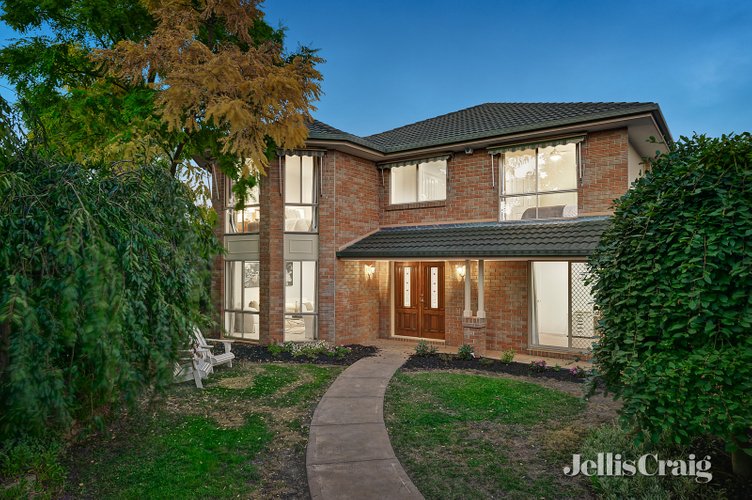 4 Vincent Mews Chirnside Park 3116