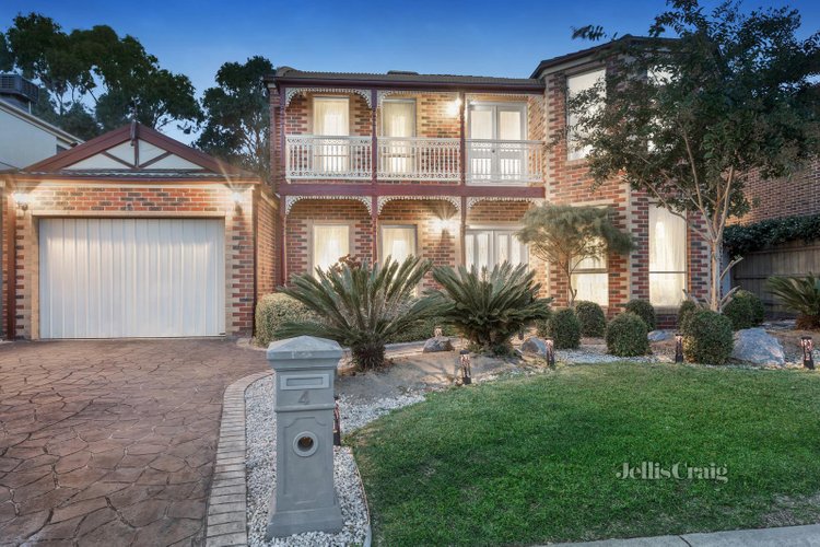 4 Winston Way Murrumbeena 3163