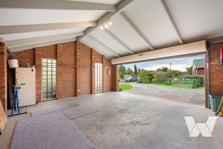 40 Balmoral Crescent, Eastwood