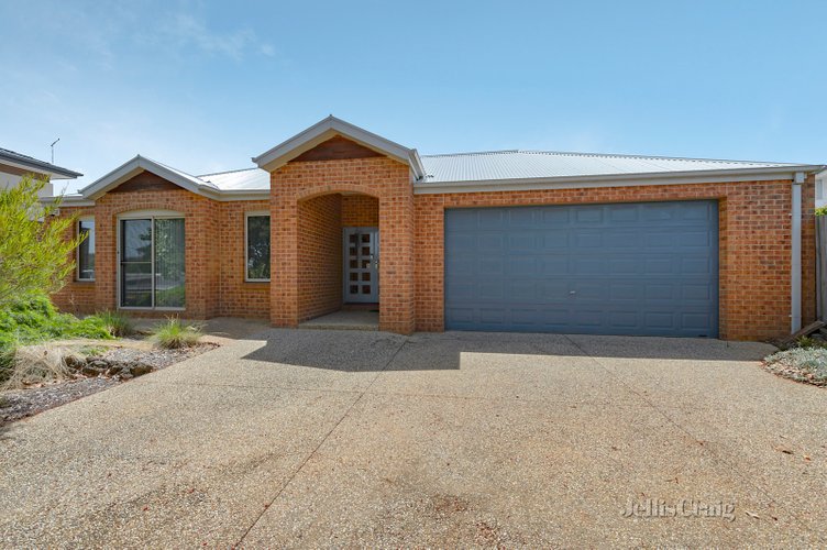 40 Diosma Crescent Nunawading 3131