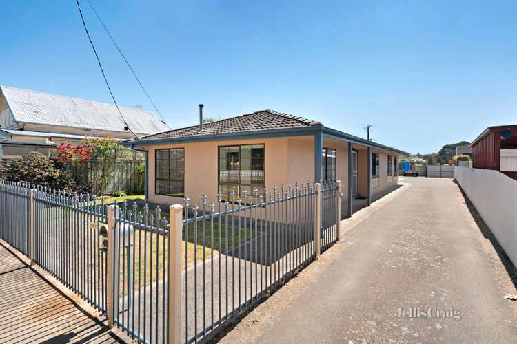 401 Clayton Street Canadian 3350