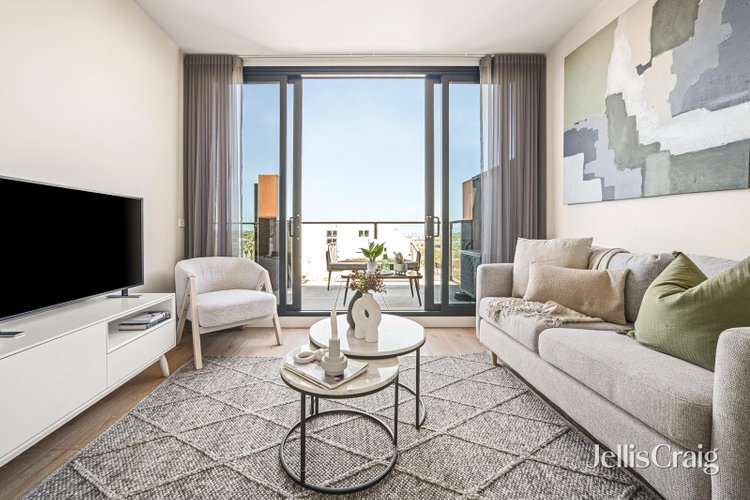 403 28 Swindon Road Hughesdale 3166