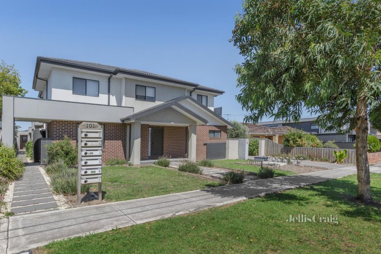 4 101 Barton Street Reservoir 3073
