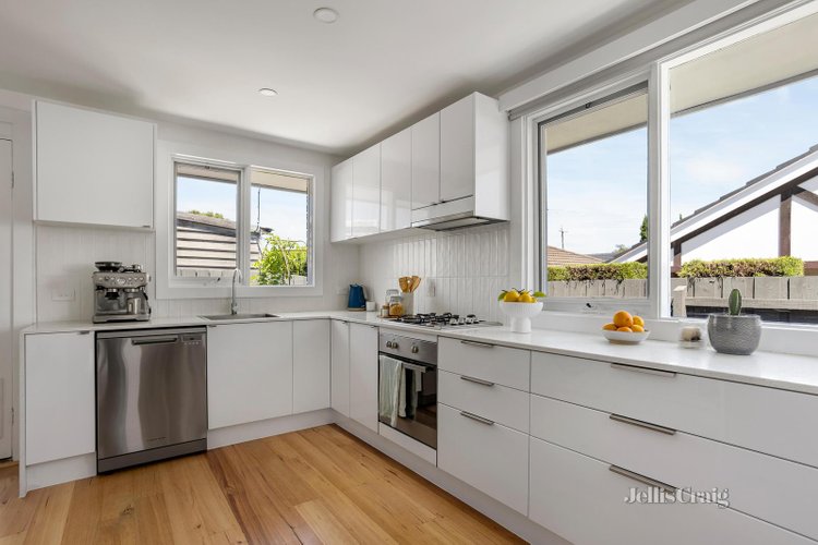 4 11 Albenca Street Mentone 3194