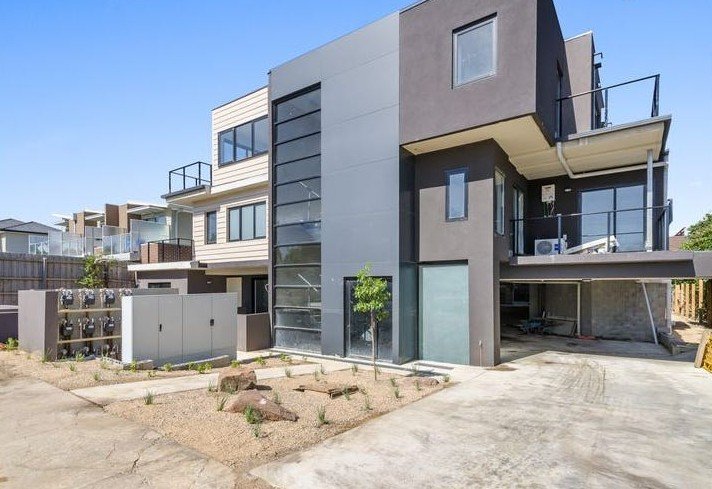 4/11 Tulip Crescent Boronia 3155